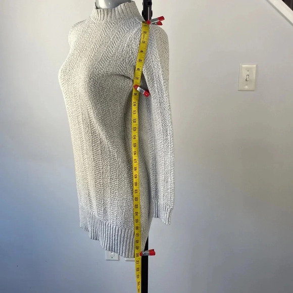 Light gray textured pull over long sleeve zip back sweater dress size small - Picture 9 of 11